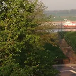 Rhein Living - Balkon Und Rheinpromenade شقة دوسبرغ