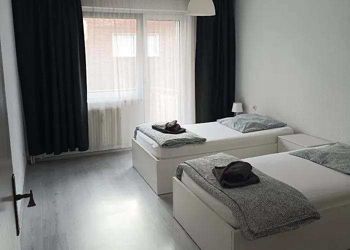 Apartamento Grosse An Der Rheinpromenade Three Duisburg