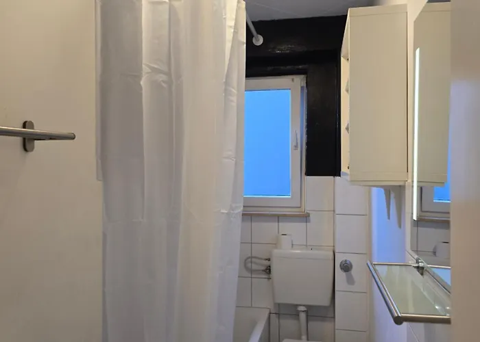 Grosse An Der Rheinpromenade Three Apartamento