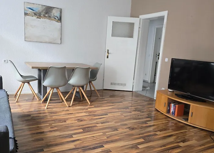 Grosse An Der Rheinpromenade Three Apartamento Duisburg